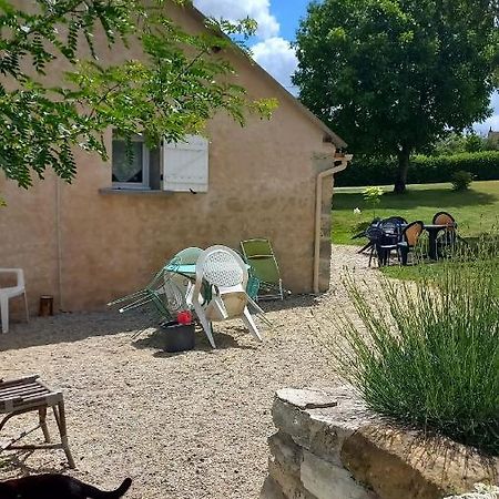 Le calme à la campagne Besson Exterior foto