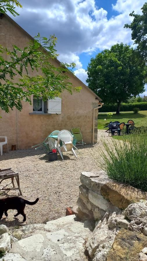 Le calme à la campagne Besson Exterior foto