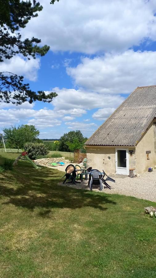 Le calme à la campagne Besson Exterior foto