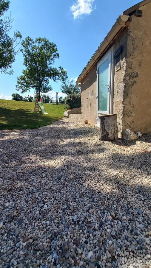Le calme à la campagne Besson Exterior foto
