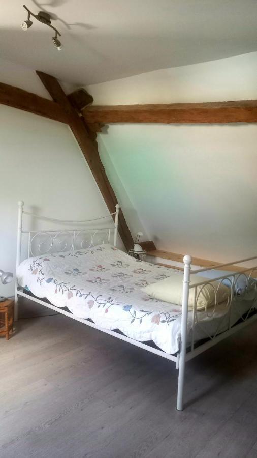 Le calme à la campagne Besson Exterior foto